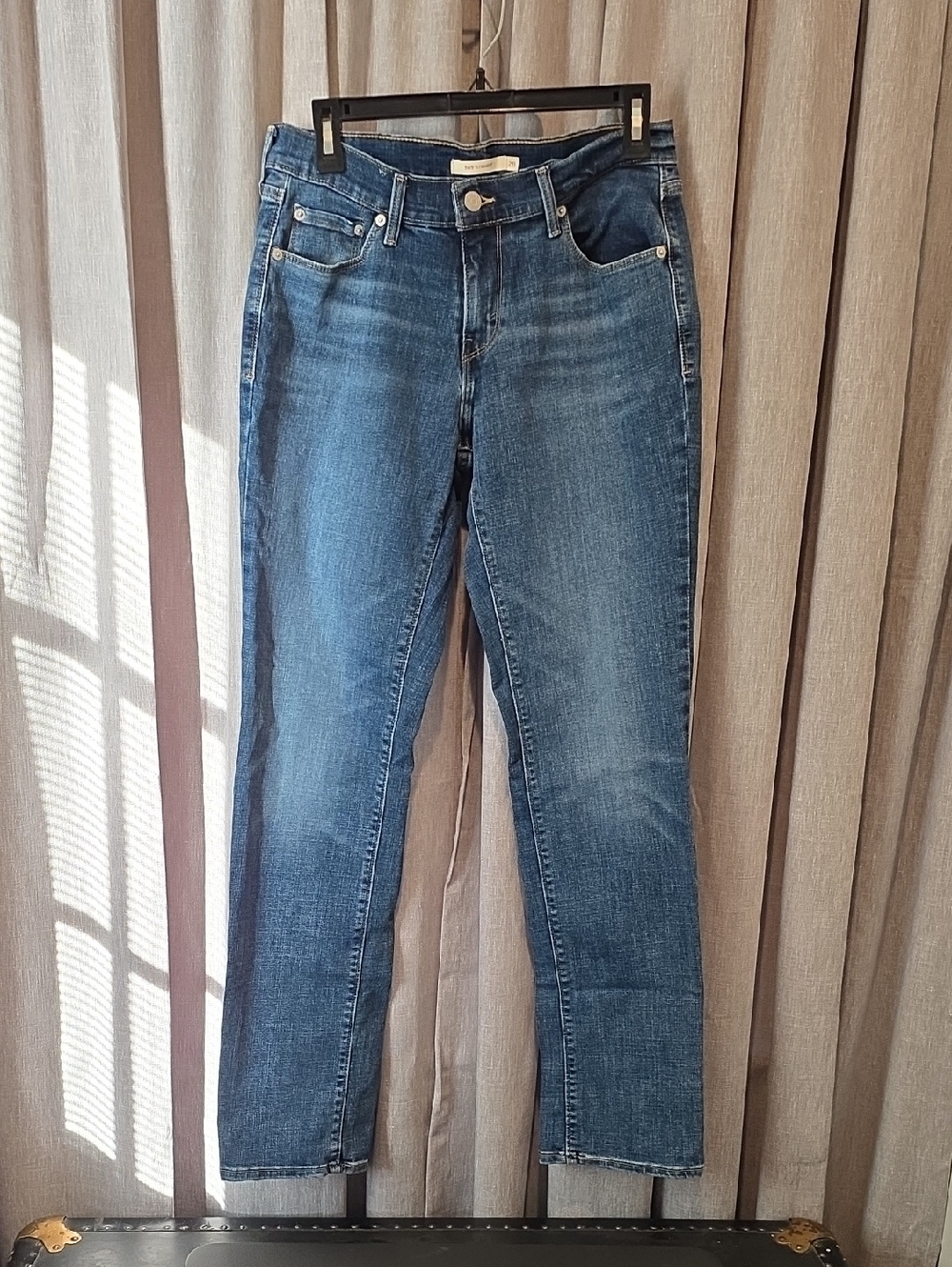 Levis 505 Classic Stretch Straight  Leg Women's Jeans in Mid Blue